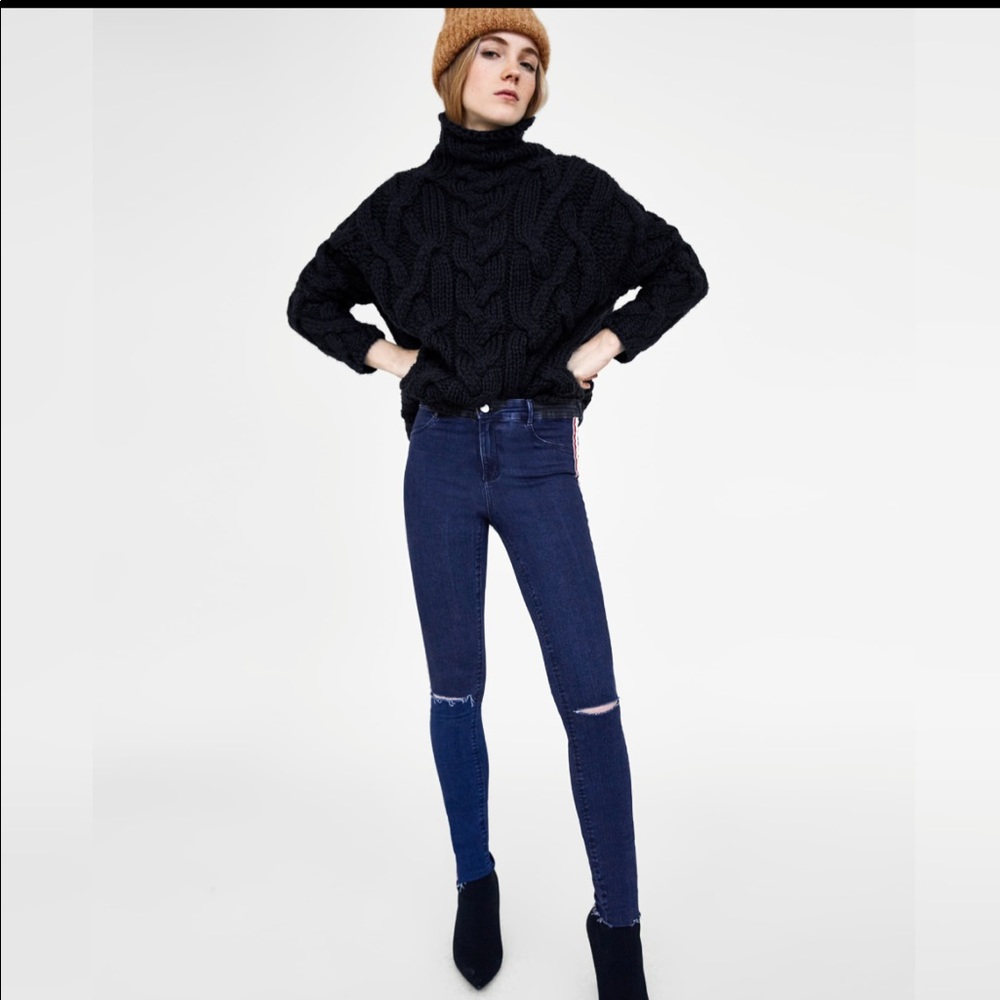 Zara - Picture 2 of 4